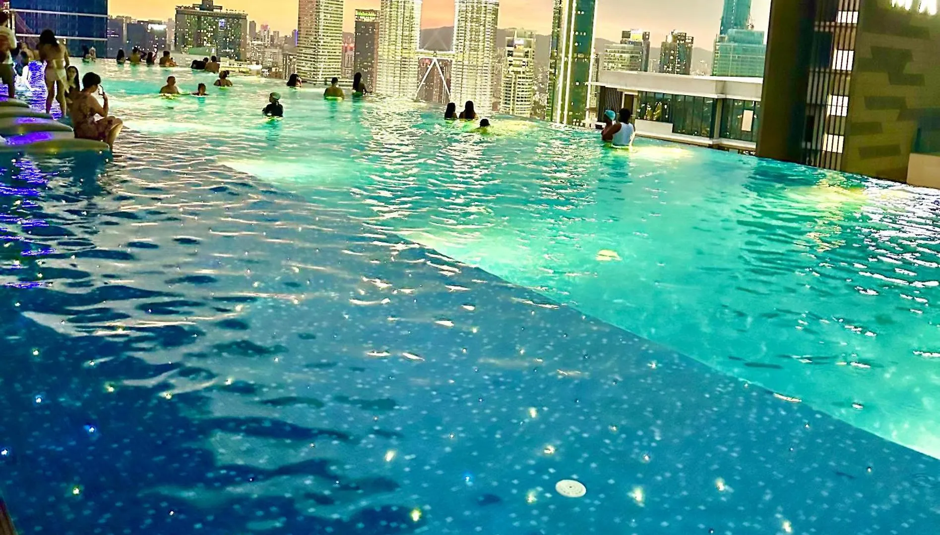 Eaton Service Apartment At Klcc Kuala Lumpur